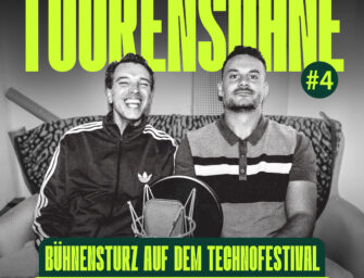 Festivalstalker präsentiert den Podcast Tourensöhne mit Pensen Paletti und GartenEde – #4 Bühnensturz auf dem Technofestival – Dinge, die auf Bühnen passieren